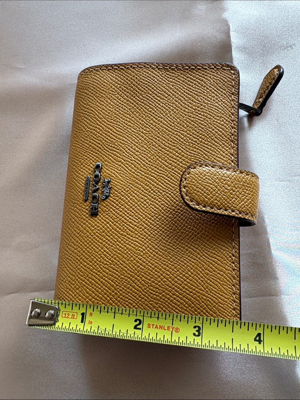 Coach NY Textured Leather Wallet With Snap Closure like new - Picture 8 of 8
